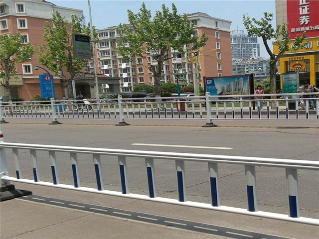 河北市政道路護(hù)欄圖片3