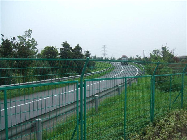 河北公路護欄網(wǎng)圖片3